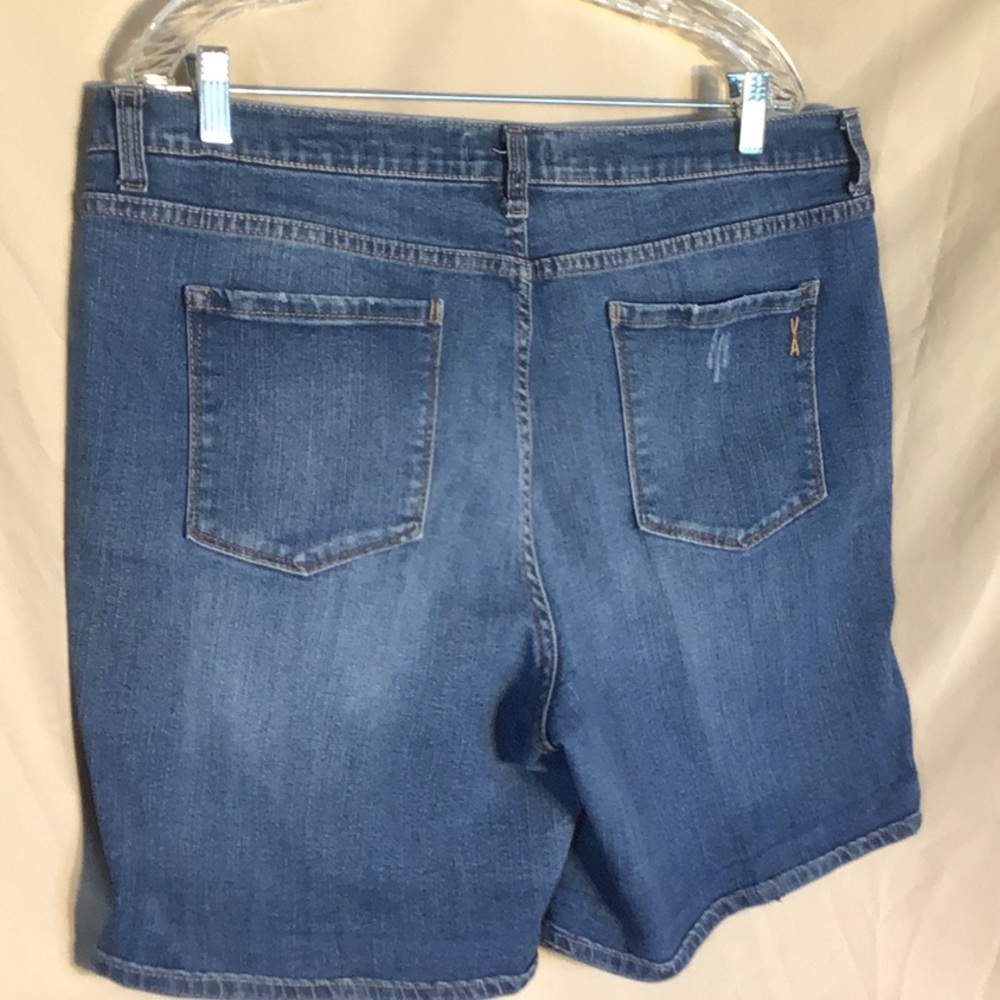 Vintage America Blue Floral Embroidered Jean Shorts - Picture 4 of 11